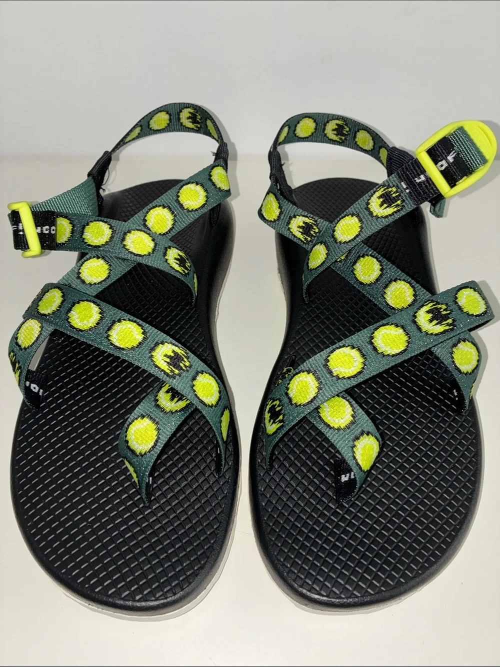 CHACO Woof woof green Z2 scrappy sandals women 10 brand new